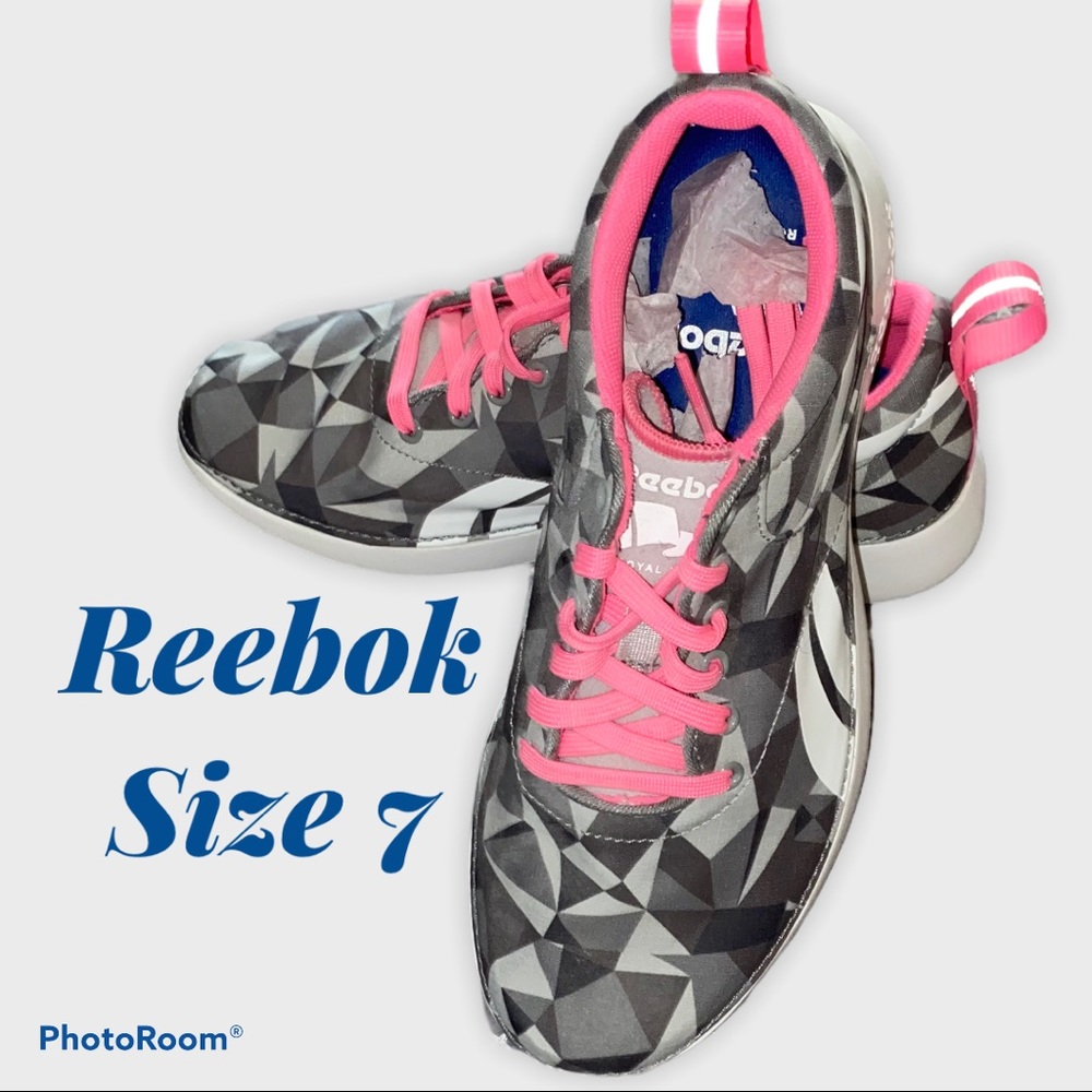 Reebok Women’s Gray White and Pink Sneaker size 7 NWOT
